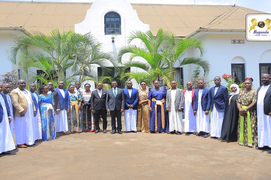 Katikkiro Mayiga asisinkanye Olukiiko olukulembera abavubuka mu kika ky’Omutima Omuyanja – abakubirizza okwettanira obukulembeze